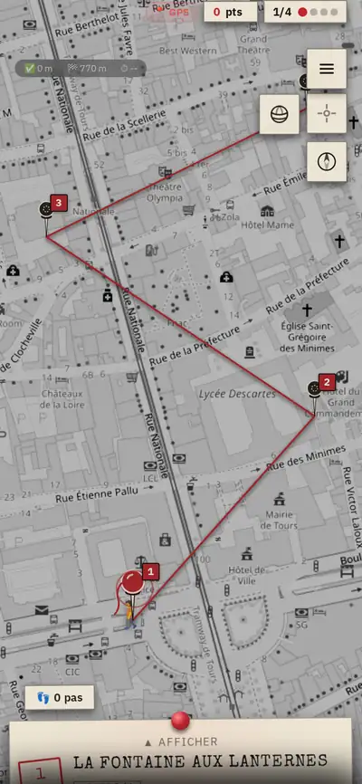 Carte d’une quête dans l’univers Dossier noir : carte en noir et blanc, tracé en fil rouge et marqueurs en punaise.